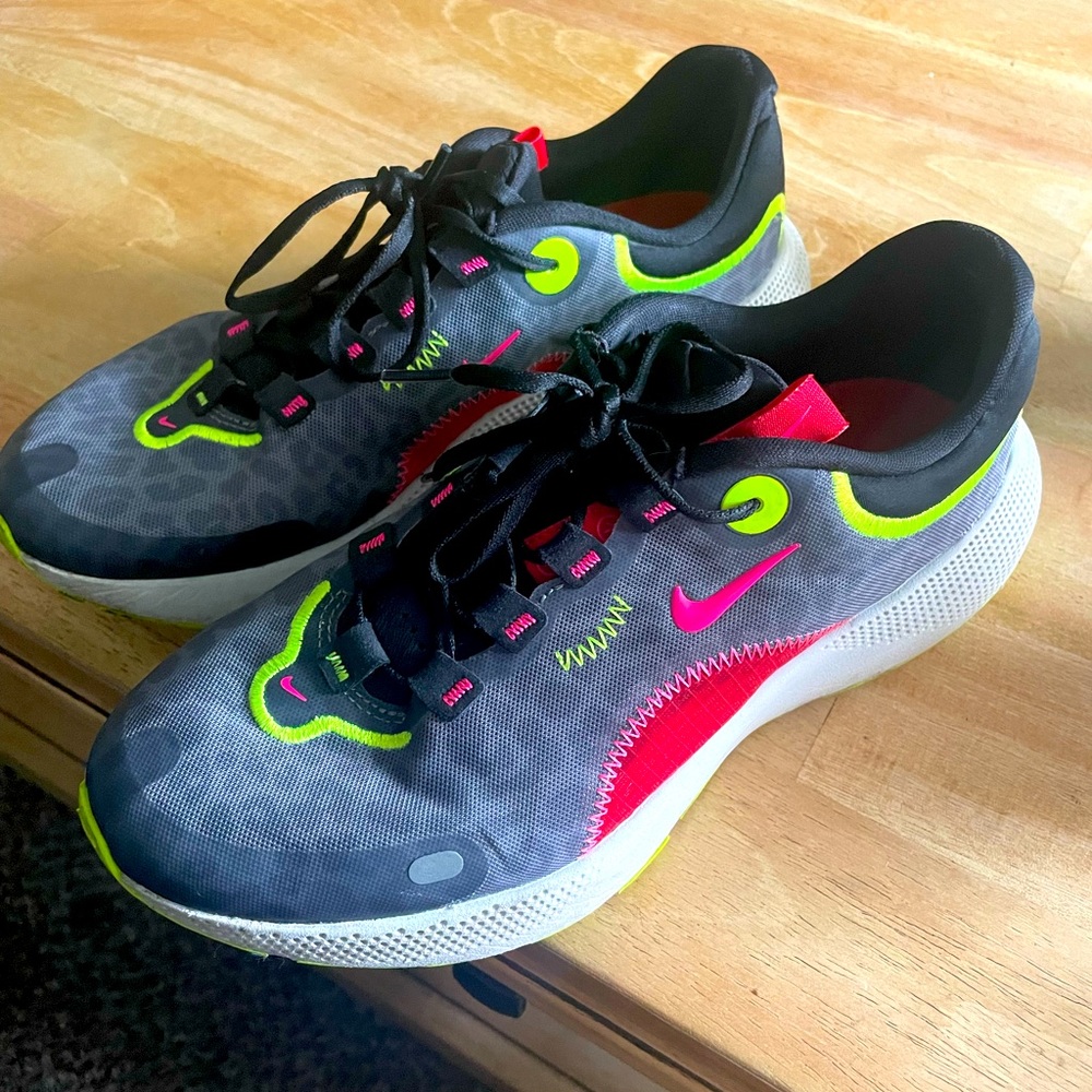 Nike React